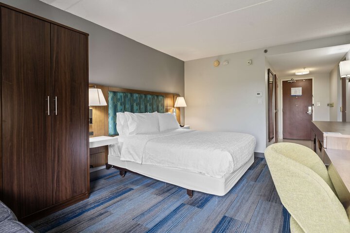 Room 40 of 79