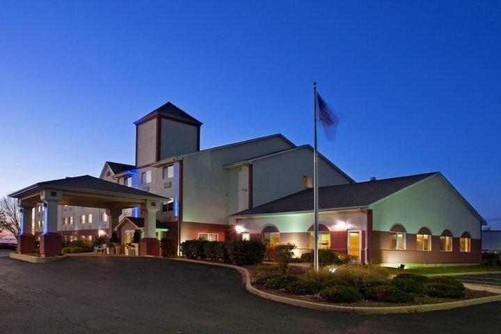 Holiday Inn Express Mt. Vernon by IHG