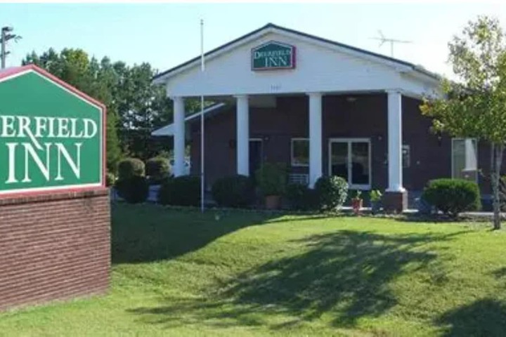 Deerfield Inn & Suites Steele Near Blytheville I 55