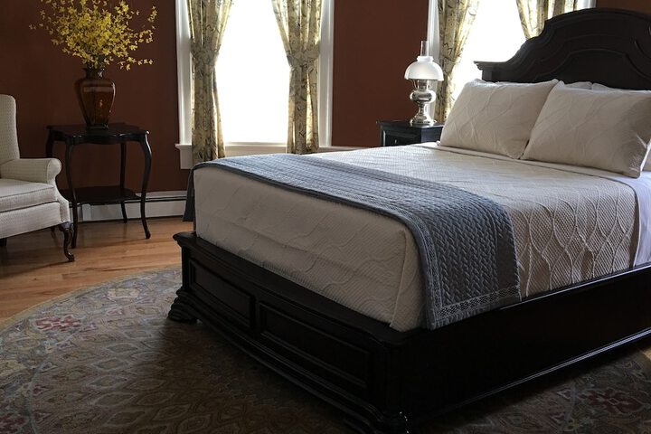 Baldwinsville B & B