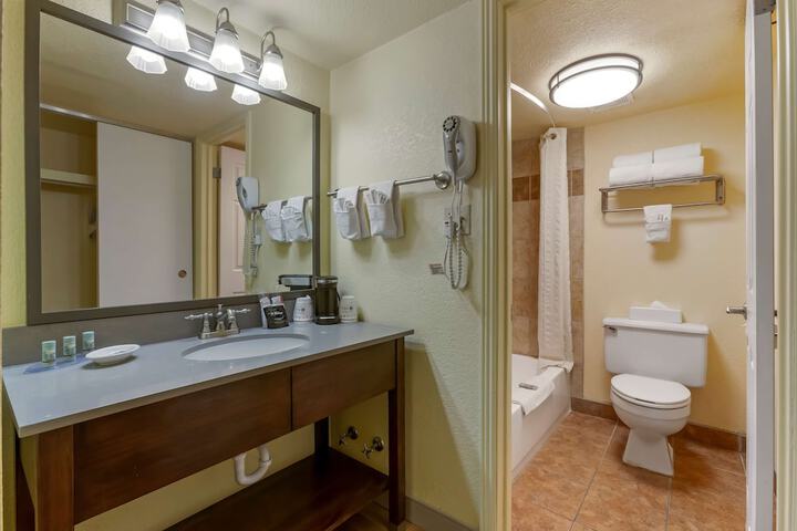 Room 21 of 28