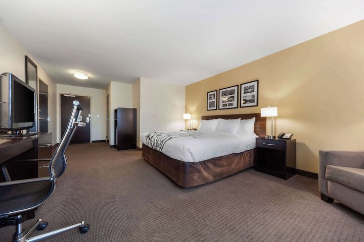 Room 43 of 65