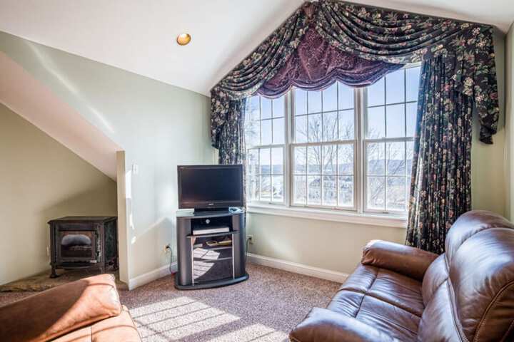 Whitestone Inn