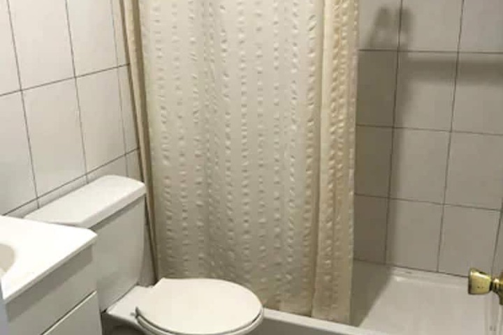 Room 7 of 9