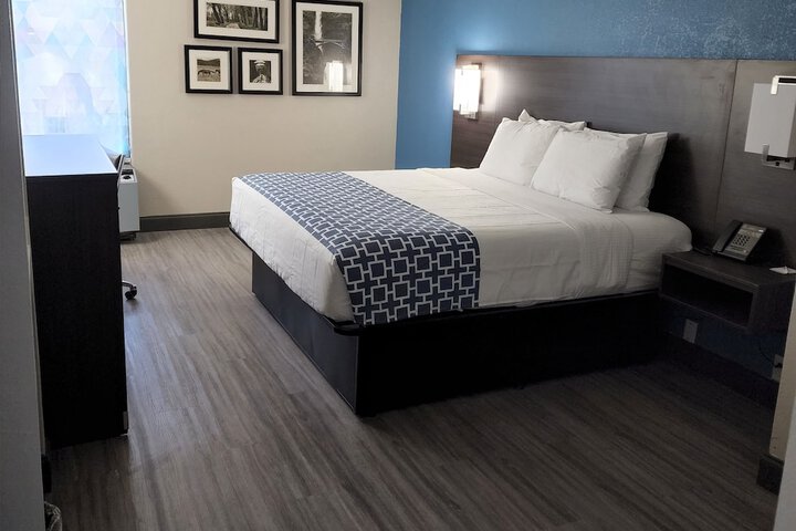 La Quinta Inn & Suites by Wyndham Houston Stafford Sugarland