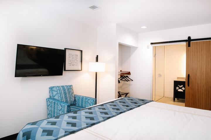 Room 9 of 17