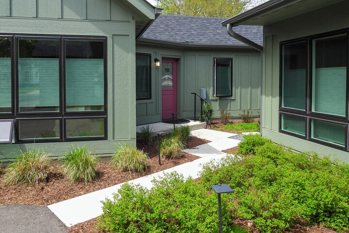 1 Mi to Carleton College: Wfh-friendly Apartment