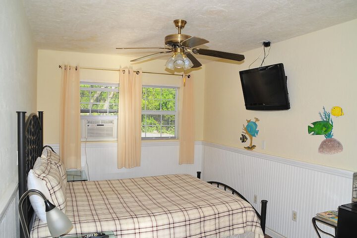 Room 12 of 26