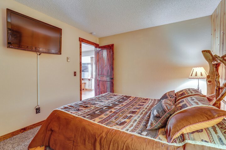 Ski-in / ski-out Granby Ranch Escape With Balcony!