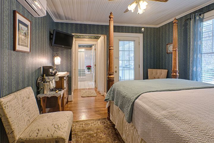 Broad River Inn