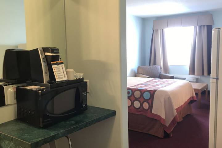 Super 8 by Wyndham Kindersley
