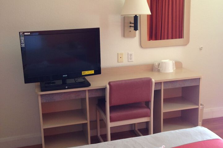 Room 18 of 49
