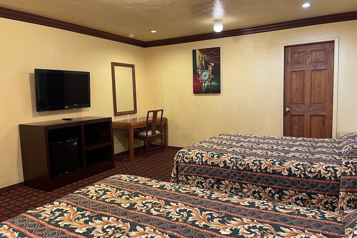 Room 27 of 43