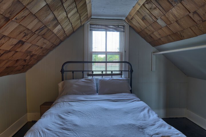Room 28 of 57