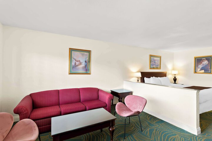 Room 32 of 50