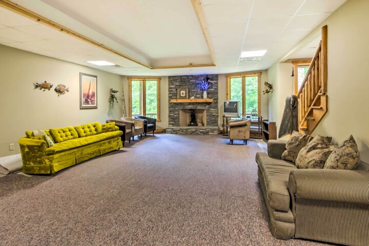 Tryon House w / Hot Tub - Near Equestrian Centers!