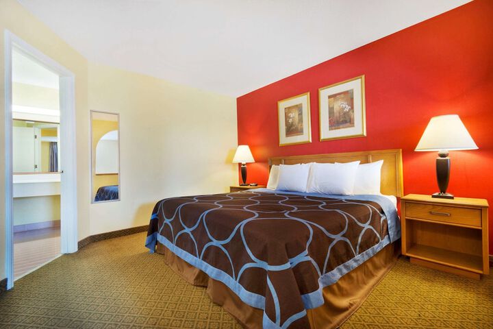 Room 13 of 17