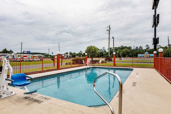 Pool 15 of 44