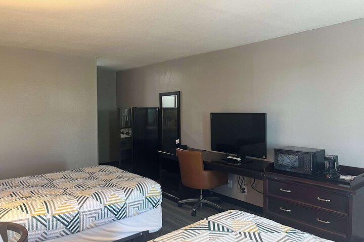 Room 7 of 11