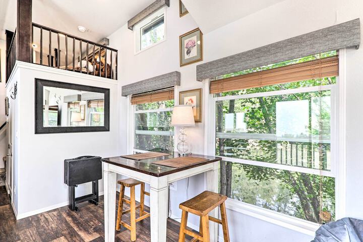Eureka Tiny Home w / Hot Tub & Community Beach!