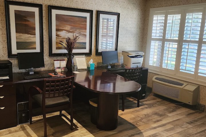 Business Center 47 of 61