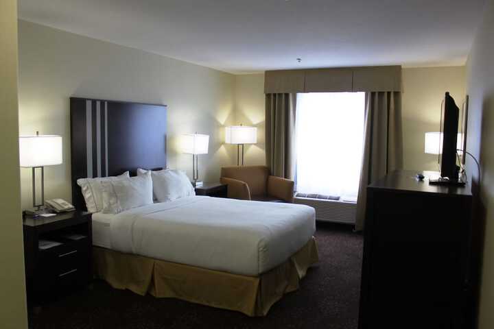 Room 17 of 36