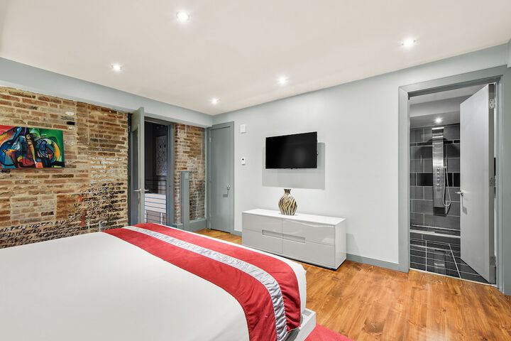 Room 417 of 488