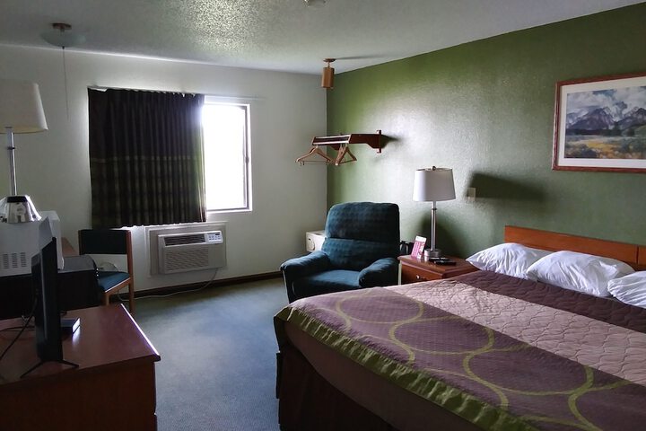 Room 7 of 25