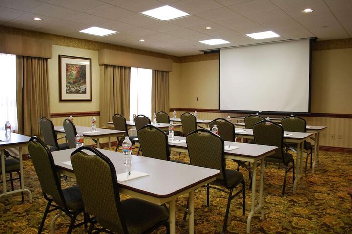 Country Inn & Suites by Radisson Bentonville South - Rogers, AR