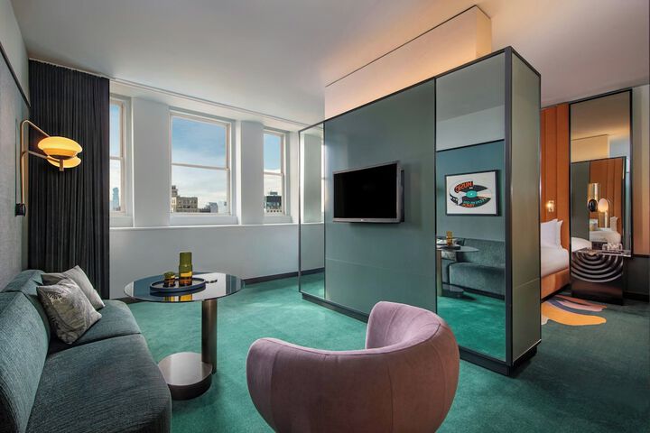 Room 21 of 87