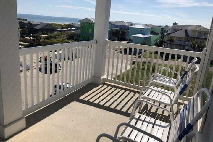 Beachgate CondoSuites and Oceanfront Resort