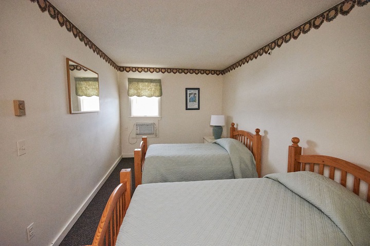 Room 24 of 28