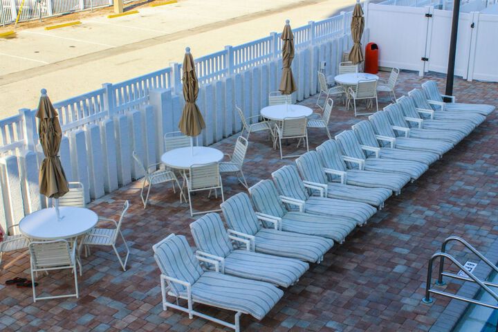 Sundeck 42 of 49