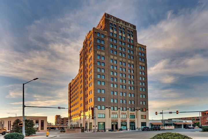 Threefoot Hotel Meridian, a Tribute Portfolio Hotel