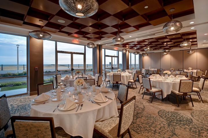 DoubleTree by Hilton Virginia Beach Oceanfront South
