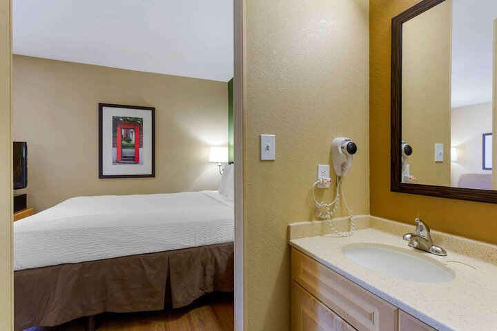Room 17 of 26