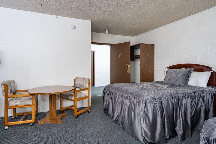 Room 15 of 31