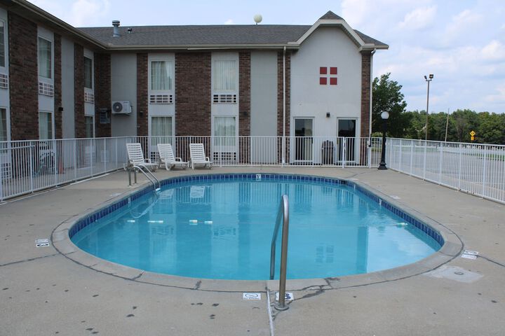 Boarders Inn & Suites by Cobblestone Hotels - Lamar