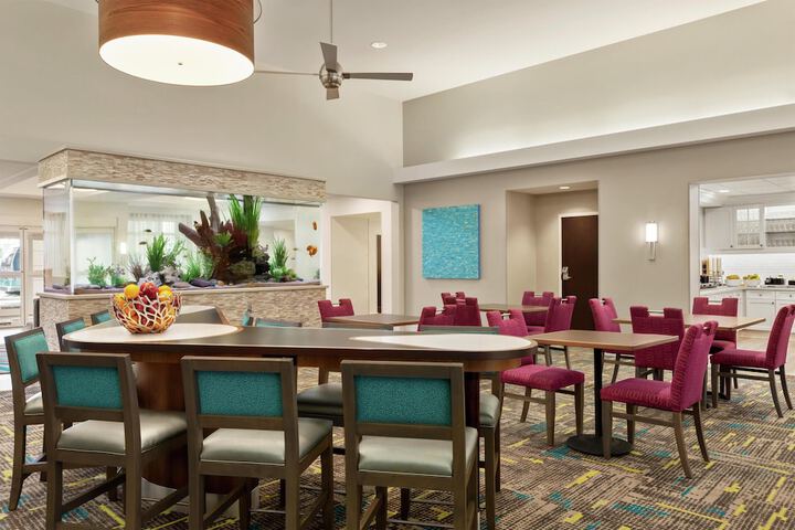 Homewood Suites by Hilton Fort Myers Airport / FGCU