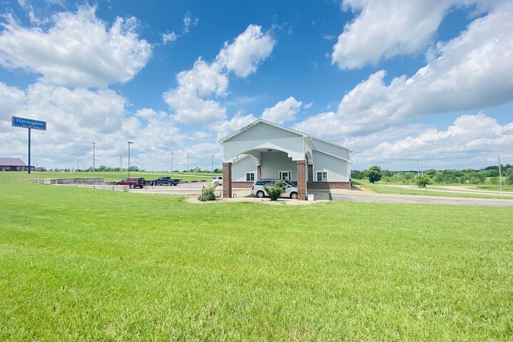 Herington Inn & Suites
