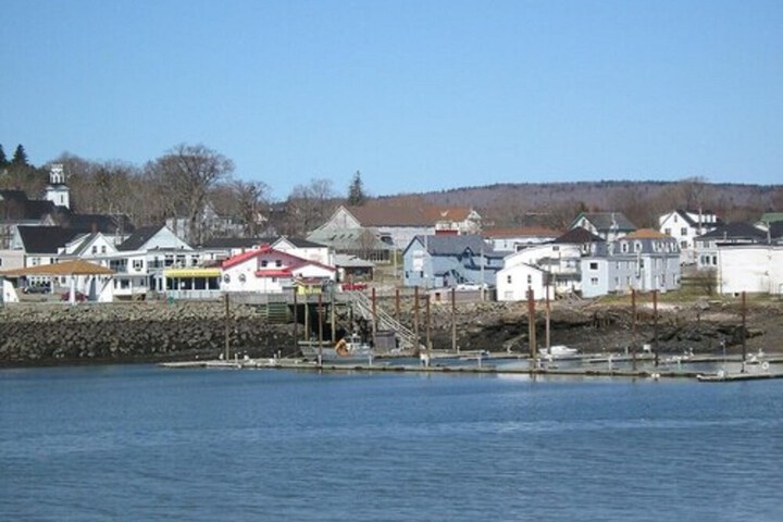 Gullivers Cove Oceanview Cottages