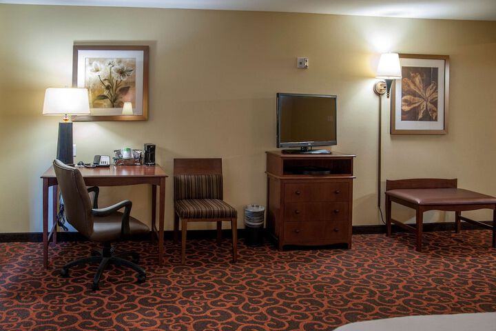 Hampton Inn & Suites Watertown