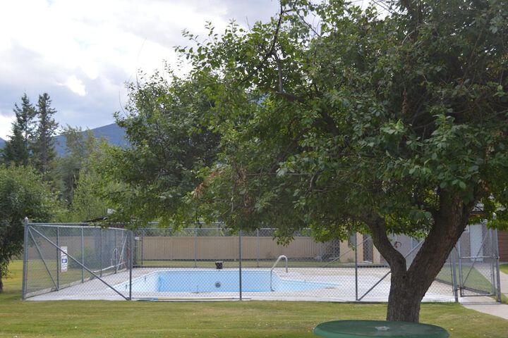 Pool 11 of 56