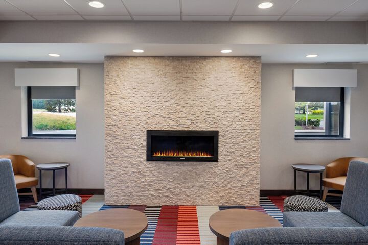 Garner Hotel Wadsworth by IHG