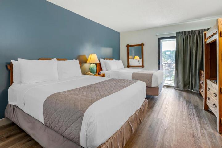 Polynesian Hotel Wisconsin Dells - Near Noahs Ark