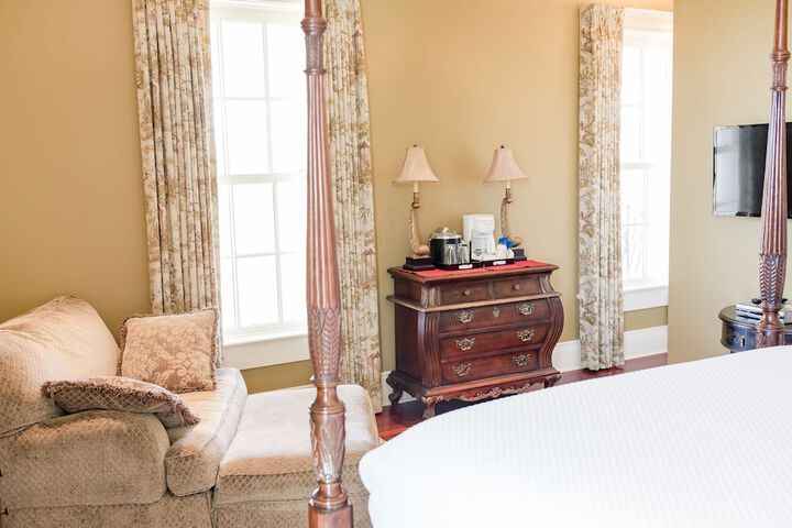 Room 28 of 44