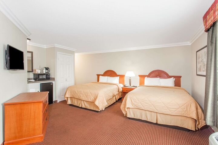 Room 17 of 34