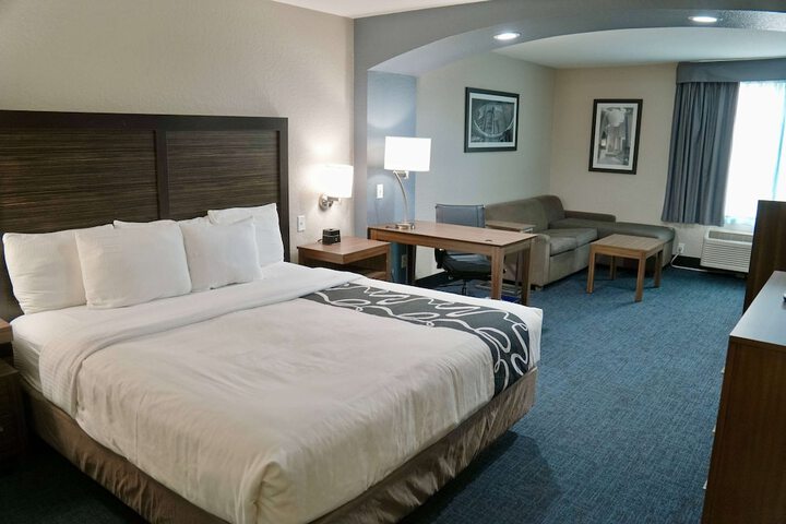 La Quinta Inn & Suites by Wyndham Tomball