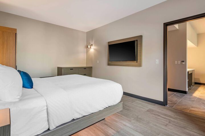 Cambria Hotel Lake Placid - Lakeside Resort