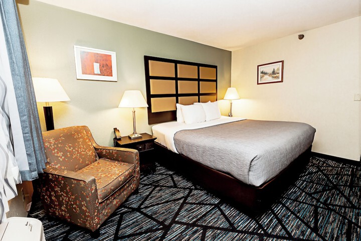 Quality Inn & Suites Marinette